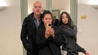 <p>Mulanya, Anggun sempat merahasiakan Kirana dari publik. Namun, kini Anggun aktif membagikan potret sang anak di akun media sosialnya. (Foto: Instagram: @anggun_cipta)</p>