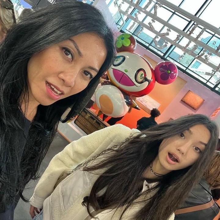 <p>"Kirana is your copy when u're in senior high. Cuma dengan ditambah modifikasi bule," kata seorang netizen. "Kirana mirip Mbak Anggun tapi versi bulenya," tutur netizen lainnya. (Foto: Instagram: @anggun_cipta)</p>