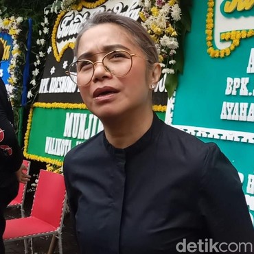Kenang Sosok Nomo Koeswoyo, Ruth Sahanaya: Pernah Aransemen Lagunya