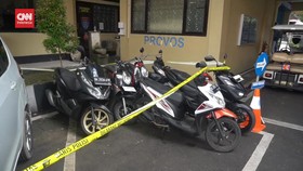 VIDEO: Kecanduan Judi Online, Polisi Ditangkap Gadaikan Kendaraan
