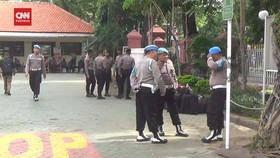 VIDEO: Ratusan Polisi Amankan Sidang Vonis Tragedi Kanjuruhan