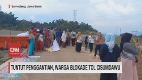 VIDEO: Tuntut Penggantian, Warga Blokade Tol Cisumdawu