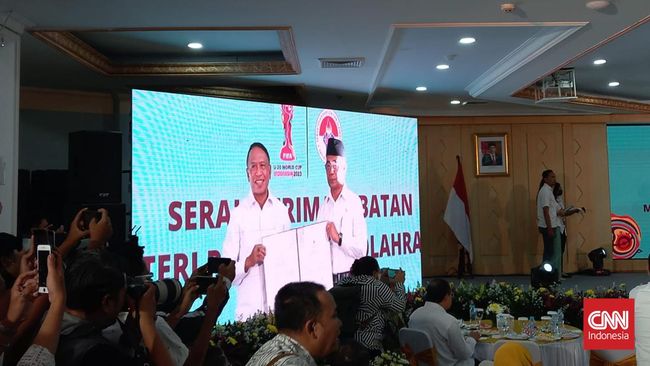 Zainudin Amali Resmi Sertijab Menpora ke Muhadjir Effendy