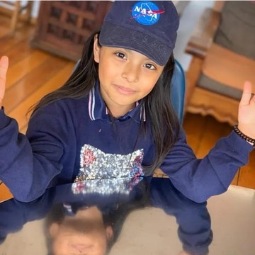 img-title Ini Kisah Gadis 11 Tahun Pengidap Autisme, tapi Punya IQ di Atas Albert Einsten dan Kuliah di 2 Jurusan Sekaligus