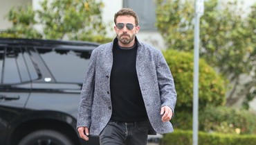 img-title Ben Affleck Tak Minat Jadi Sutradara Film DC di Bawah Komando James Gunn