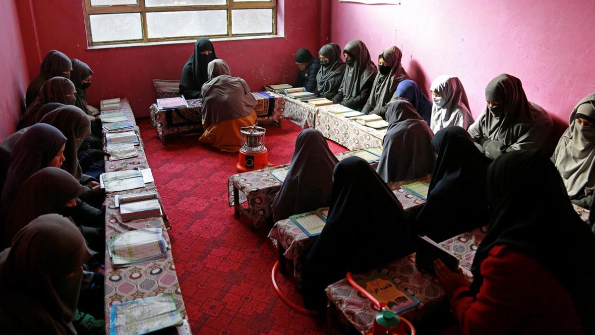 FOTO: Gadis Afghanistan Dilarang ke Sekolah Umum, Beralih ke Madrasah