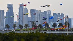 FOTO: Festival Layang-Layang Unik Hiasi Langit Qatar