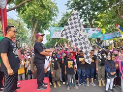 HUT Ke-536 Gresik, Gus Yani Ajak Ribuan Warga Jalan Sehat Berhadiah