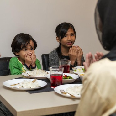 Niat Puasa Ramadan dalam Arab, Latin dan Terjemahan Bahasa Indonesia