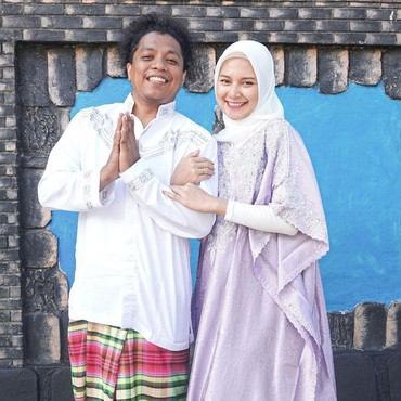 Wajah Anak Arie Kriting & Indah Permatasari Terungkap, Parasnya Dipuji