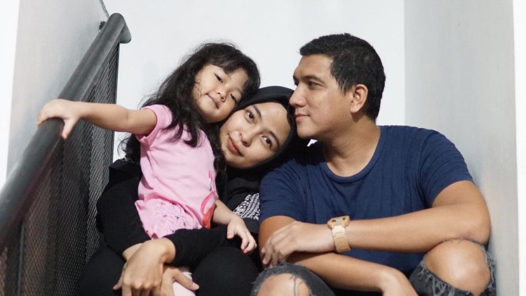 Karanada Medina Danarda anak Arda Naff dan Tantri Kotak