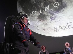 Prada Akan Rancang Baju Astronaut untuk Misi Jelajah Bulan