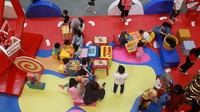 <p>Tak hanya itu, LazMall Daily Bunda Fest 2023 juga menyediakan area bermain untuk Si Kecil. Terdapat playground yang bisa meningkatkan kreativitas dan imajinasinya. (Foto: Ari Saputra)</p>
