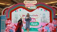 <p>LazMall Daily Bunda Fest 2023 hadir untuk menemani Bunda berakhir pekan, nih. Untuk Bunda yang ingin seru-seruan bareng Si Kecil, yuk segera datang ke Kasablanka Mall Jakarta mulai tanggal 17 hingga 19 Maret 2023. (Foto: Ari Saputra)</p>