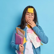 4 Kebiasaan 'Remeh' yang Ternyata Jadi Penyebab Tubuh Gampang Lelah, Duh Kamu Suka Lakukan?