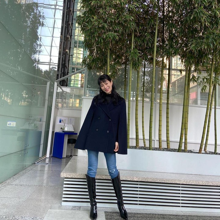 <p>Selain berpakaian santai, Lim Ji Yeon juga pernah menunjukkan OOTD dengan pakaian semi formal seperti berikut. Bagaimana menurut Bunda? (Foto: Instagram @limjjy2)<br /><br /><br /></p>