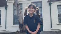 <p>Acha menceritakan tentang peraturan sekolah anak di Australia. Acha menjelaskan masa sekolah dasar (SD) di Australia yakni selama 7 tahun terhitung dari mulai masuk TK selama satu sampai satu setengah tahun di TK. "Hanya anak yang sudah berusia 6,5 tahun di bulan Juli (pada tahun tersebut) akan melanjutkan masuk ke SD," tulis Acha. (Foto: Instagram: @septriasaacha)</p>