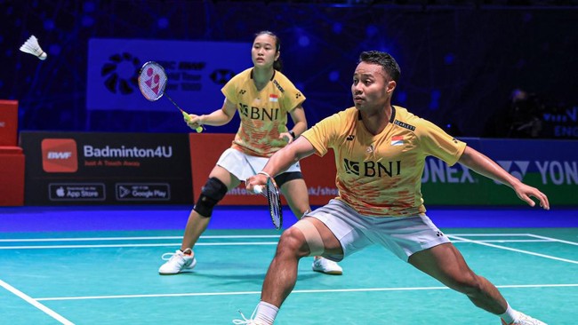 Rehan Naufal Kusharjanto/Lisa Ayu Kusumawati kalah dari Goh Soon Huat/Shevon Jemie Lai pada babak pertama Singapore Open 2023.