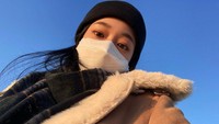 <p>Topi jenis beanie sendiri memang sering dipakai Roh Yoon Seo saat musim dingin, Bunda. Dengan begitu, topi ini dapat memberi kehangatan pada daun telinganya. (Foto: Instagram @rohyoonseo) <br /><br /><br /></p>