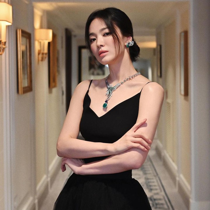 <p>Drama ini mengangkat kisah dua orang perempuan yang terlibat dalam kasus pembunuhan. Song Hye Kyo sendiri akan membintangi seorang guru di sekolah seni, Bunda. (Foto: Instagram @kyo1122) <br /><br /><br /></p>