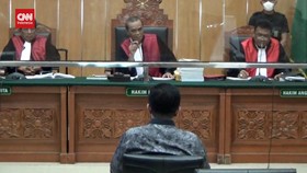 VIDEO: Ahli Meringankan Sebut Bukti Chat WA Teddy Minahasa Multitafsir