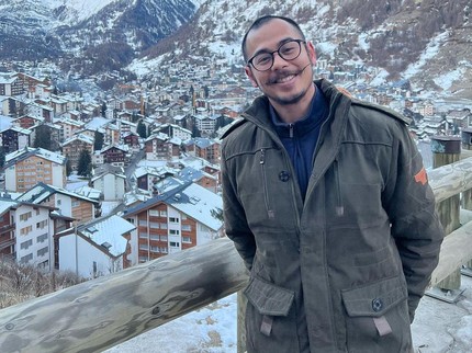 Surya Sahetapi Putra Dewi Yull Jadi Guru di Amerika, Ibunda Beri Ungkapan Bangga nan Haru