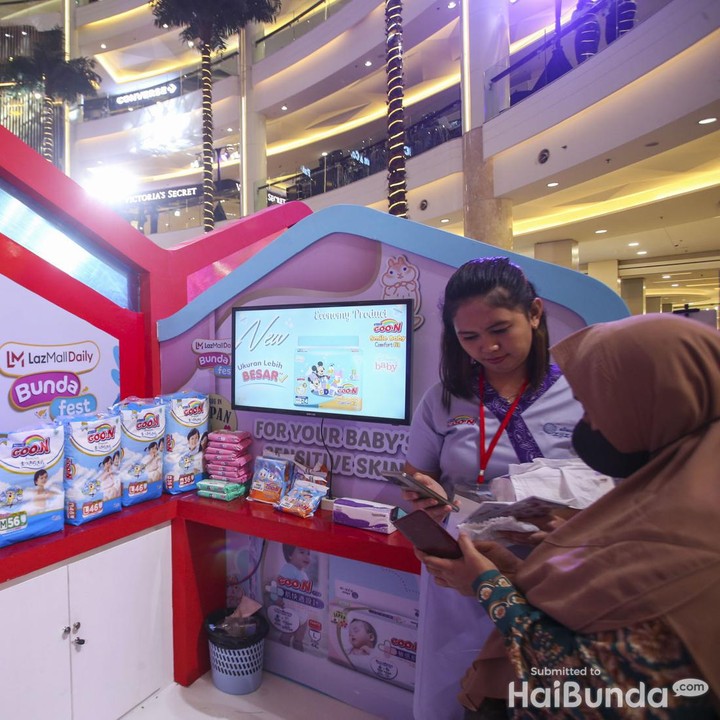 <p>Booth lain yang turut meramaikan LazMall Daily Bunda Fest 2023 juga terdapat popok seklai pakai merek Goo.n Indonesia (Foto: Rifkianto Nugroho)</p>