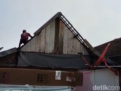 Dampak Amukan Angin Kencang di Madiun: 50 Rumah Rusak, Seorang Warga Luka