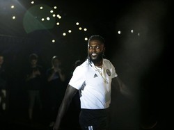 Muda Kerja Keras Tua Foya-foya ala Adebayor