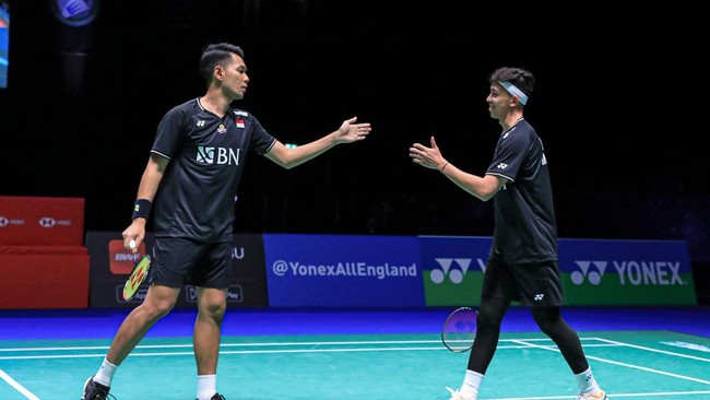 Fajar Alfian/Muhammad Rian Ardianto akan menghadapi He Jiting/Zhou Haodong di semifinal All England 2023. Berikut fakta menarik jelang laga tersebut.