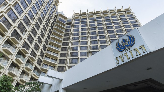 Polemik antara Direktur Utama PT Indobuildco Pontjo Sutowo dan pemerintah terkait pengelolaan Hotel Sultan sudah bergulir sejak 2006 dengan saling balas gugat.