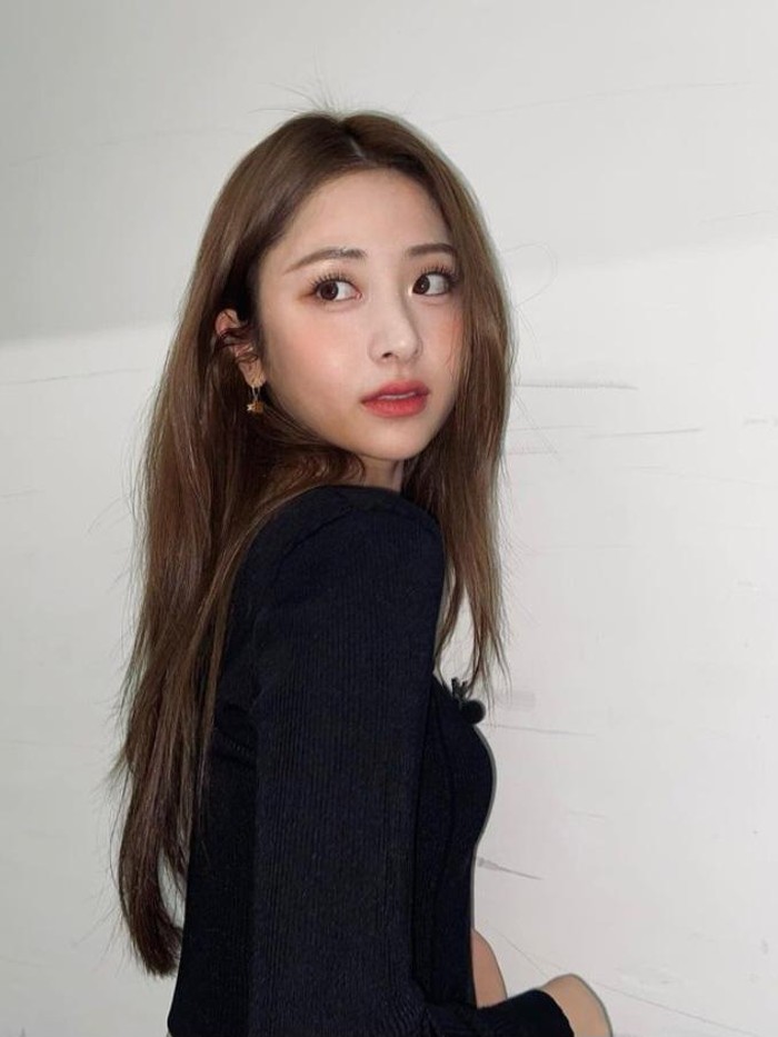 Huh Yunjin LE SSERAFIM adalah idol kelahiran 8 Oktober 2001. Ia lahir di distrik Irwan-dong, Gangnam-Gu, Seoul, Korea Selatan./Foto: instagram.com/jenaissante