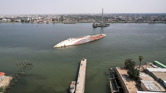 Kapal pesiar dengan nama Al Mansur dahulu merupakan simbol kekayaan dan kekuasaan Saddam Hussein kala dibangun pada 1980-an.