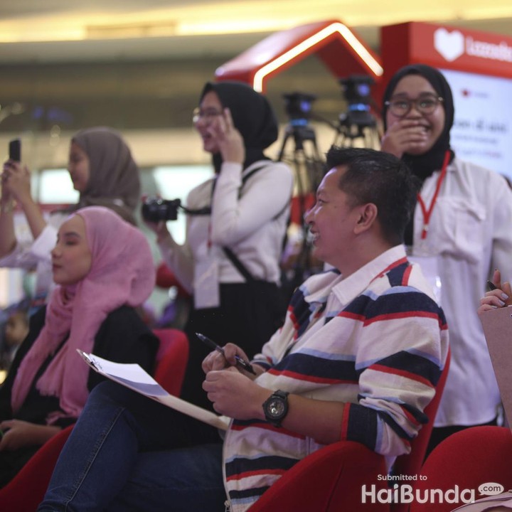 <p>Para peserta dinilai berdasarkan tarian, kostum, serta ekspresi atau mimik wajah mereka. "Hari ini kita akan lomba dance, yang penting ekspresif saja karena semuanya adalah pemenang, ya," tutur Bunda Zika memberikan semangat. (Foto: Rifkianto Nugroho)</p>