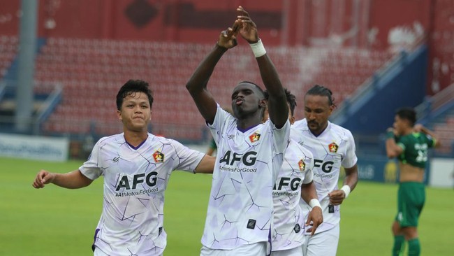 Persik Kediri tampil impresif di pengujung Liga 1 2022/2023. Mengapa tim asuhan Divaldo Alves ini bisa begitu digdaya?