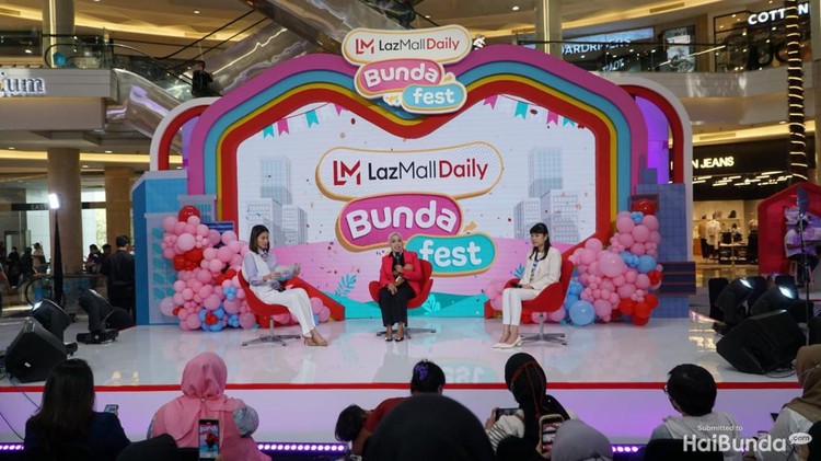Talkshow hari kedua LazMall Daily Bunda Fest 2023 Talkshow hari kedua LazMall Daily Bunda Fest 2023