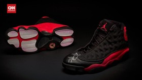 VIDEO: Sepatu The Last Dance Michael Jordan Dilelang