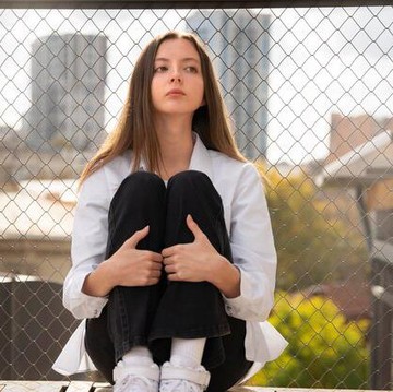 img-title Jangan Khawatir, Ini 7 Alasan Tidak Memiliki Teman Belum Tentu Menjadi Hal yang Buruk