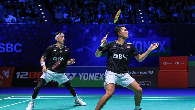 Fajar/Rian Juara All England 2023 Usai Kalahkan Ahsan/Hendra Fajar Alfian/Muhammad Rian Ardianto keluar sebagai juara All England 2023 usai mengalahkan Mohammad Ahsan/Hendra Setiawan di final.