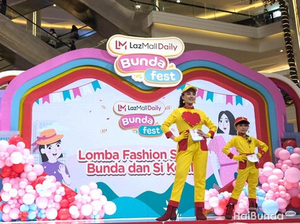 9 Potret Penuh Gaya Fashion Show LazMall Daily Bunda Fest 2023, Unik & Edgy