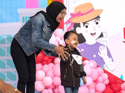 Uniknya Fashion Show LazMall Daily Bunda Fest 2023 Diikuti Anak Special Needs hingga Oma & Cucu