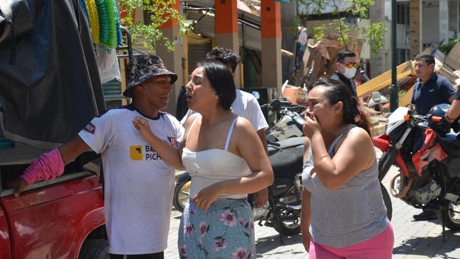 Gempa 6,8 Guncang Ekuador, 12 Orang Meninggal Setidaknya 12 orang tewas dalam gempa yang mengguncang wilayah pesisir Ekuador dan utara Peru pada Sabtu (18/3) siang waktu setempat.