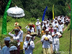 Jelang Hari Raya Nyepi, Umat Hindu Boyolali Gelar Upacara Mendak Tirta