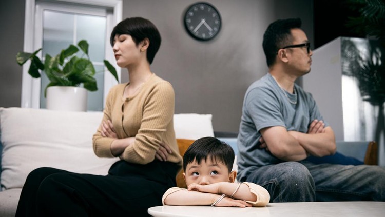 Perselingkuhan orang tua Perselingkuhan orang tua dan dampaknya pada anak