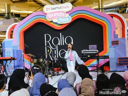5 Potret Penyanyi Cilik Ralia Rules Meriahkan Penutupan LazMall Daily Bunda Fest 2023