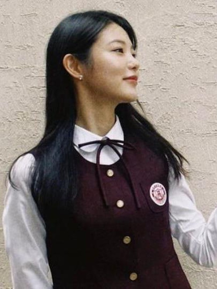 Shin Ye Eun merupakan salah satu aktris pemeran drama The Glory yang mencuri atensi penonton./ foto: instagram.com/__shinyeeun