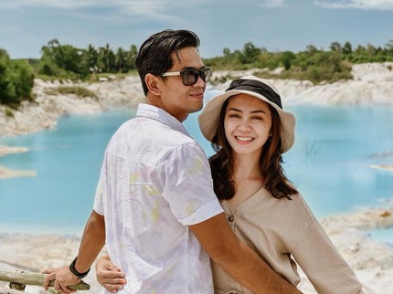 Terpopuler: Reaksi Surya Insomnia Saat Tahu Gaji Istri sebagai Pramugari Lebih Besar
