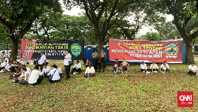 img-title Kepala Desa Minta Jokowi Naikkan Dana Desa hingga Rp300 T