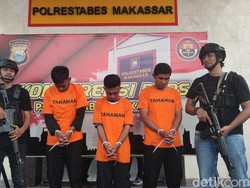 Detik-detik 3 Sekuriti Lego-lego CPI Keroyok Pengunjung hingga Babak Belur