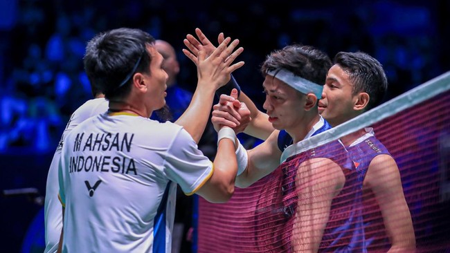 Muhammad Rian Ardianto memberikan pujian pada Mohammad Ahsan/Hendra Setiawan usai laga final All England 2023.